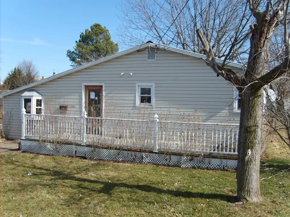 134 S Elm St, Moorefield, WV 26836