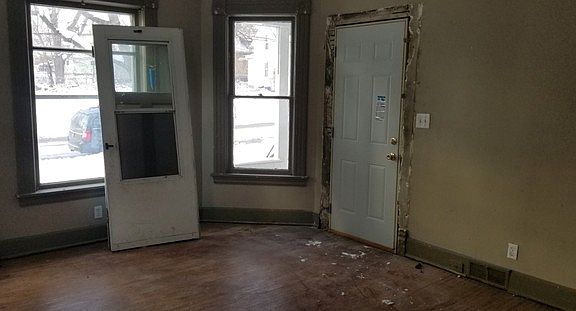 5th image of 316 S Gardiner Ave