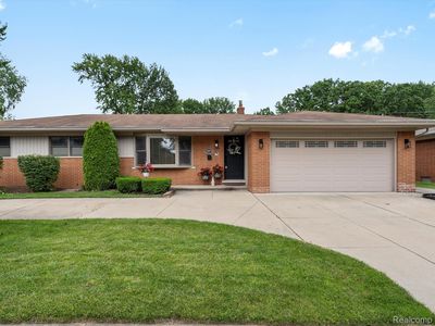 23870 Fenton St, Clinton Township, MI, 48036