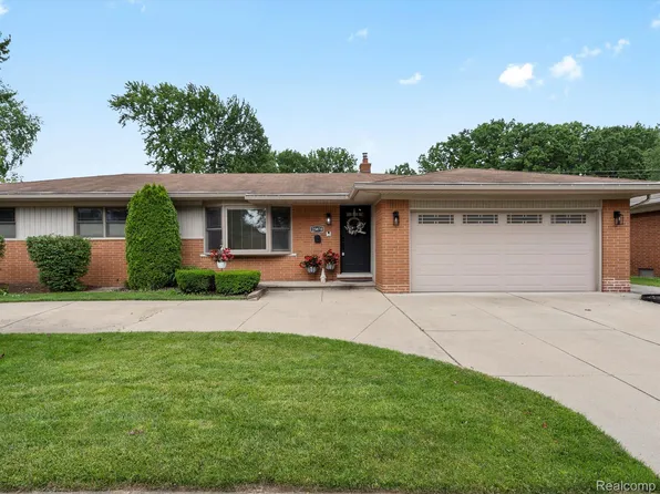 23870 Fenton St, Clinton Township, MI 48036