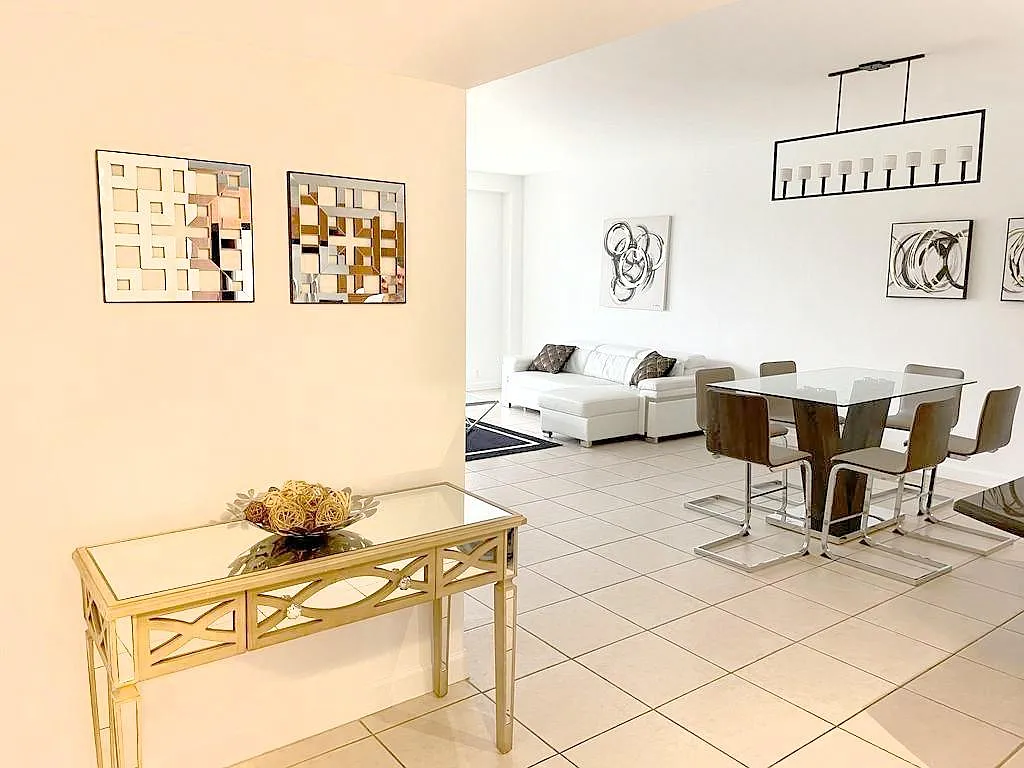 2 bed, 1532 sqft, $7,350 — Photo 3
