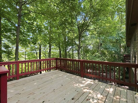 5th image of 10529 Woodland Rdg W