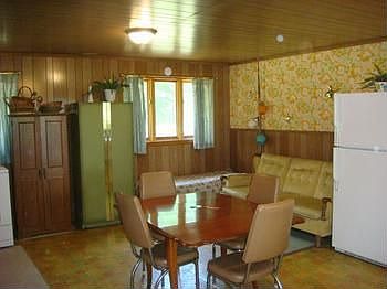 Large kitchen eating area.