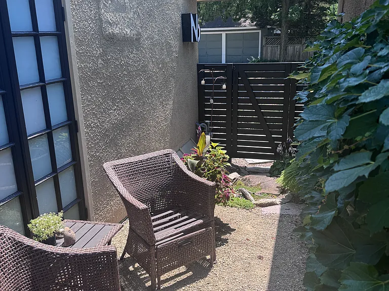 514 W 39th St — Photo 29