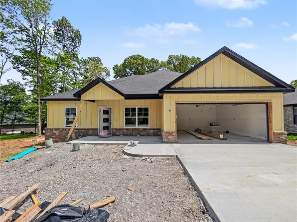 4 Bayloch Ln, Bella Vista, AR 72715