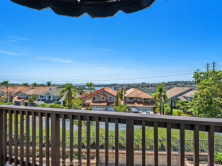 22481 Ivy Rdg — Photo 22