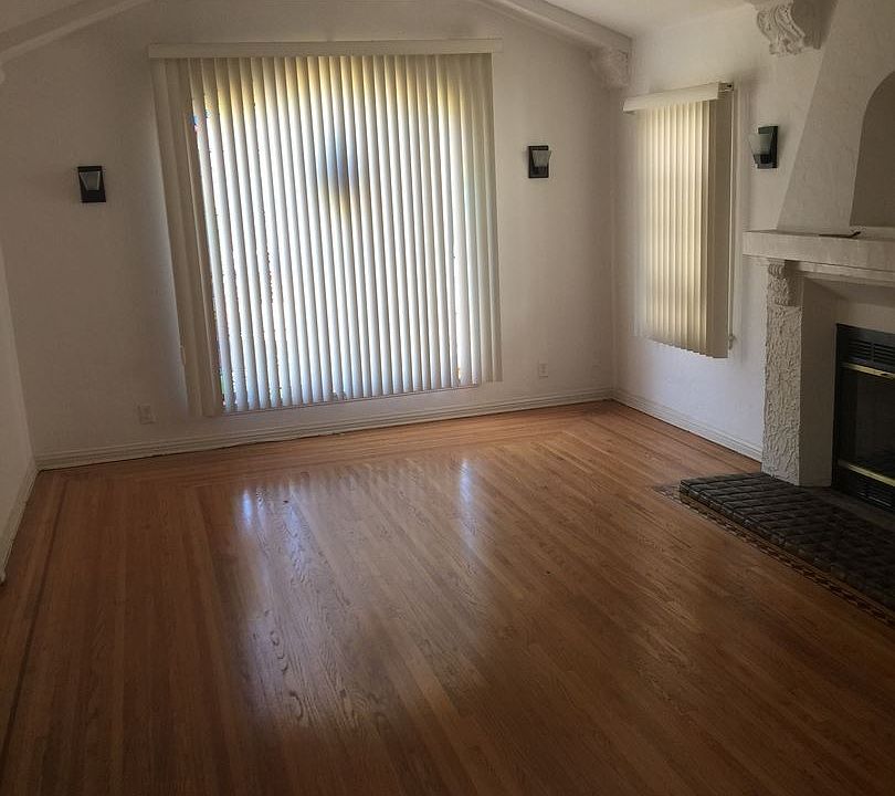 2nd image of 4230 S Bronson Ave