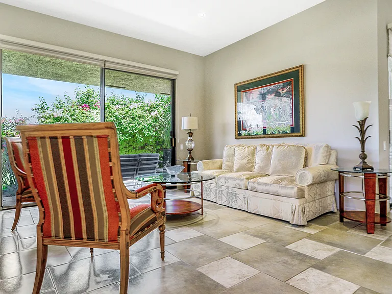 31 Stanford Dr — Photo 6