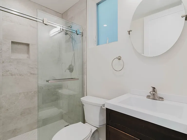 8107 Lemona Ave — Photo 9