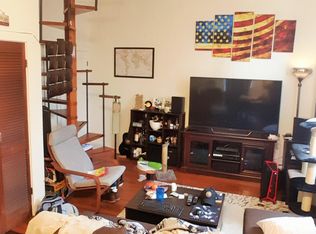 32 Farewell St APT 4, Newport, RI 02840