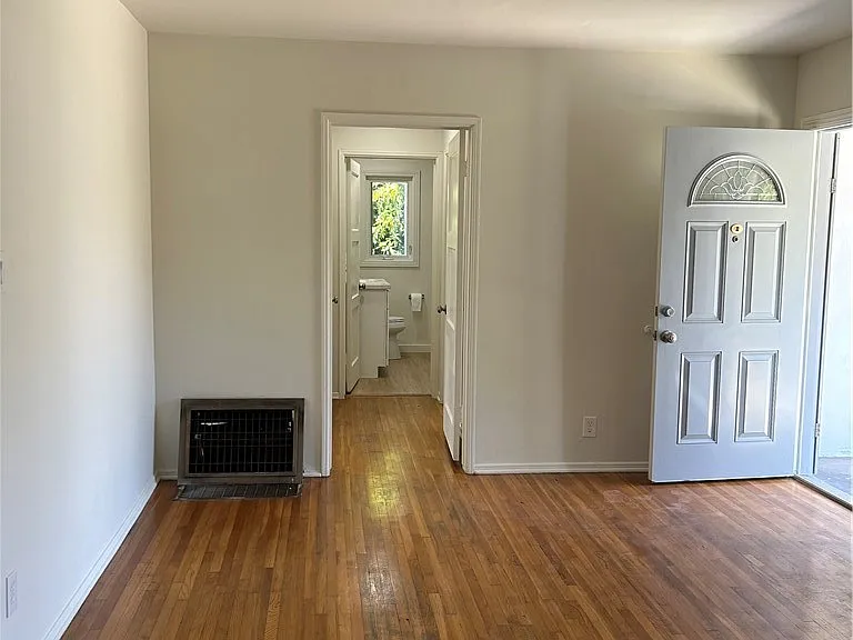 12312 Navy St — Photo 13