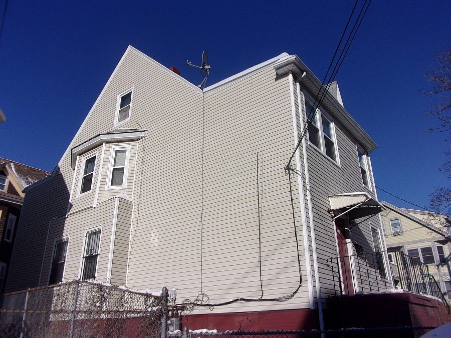 2nd image of 27 Greenwood St