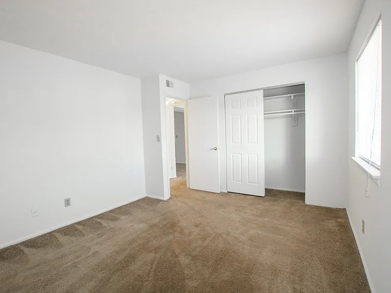 Waterstone Place Apartments — Photo 14