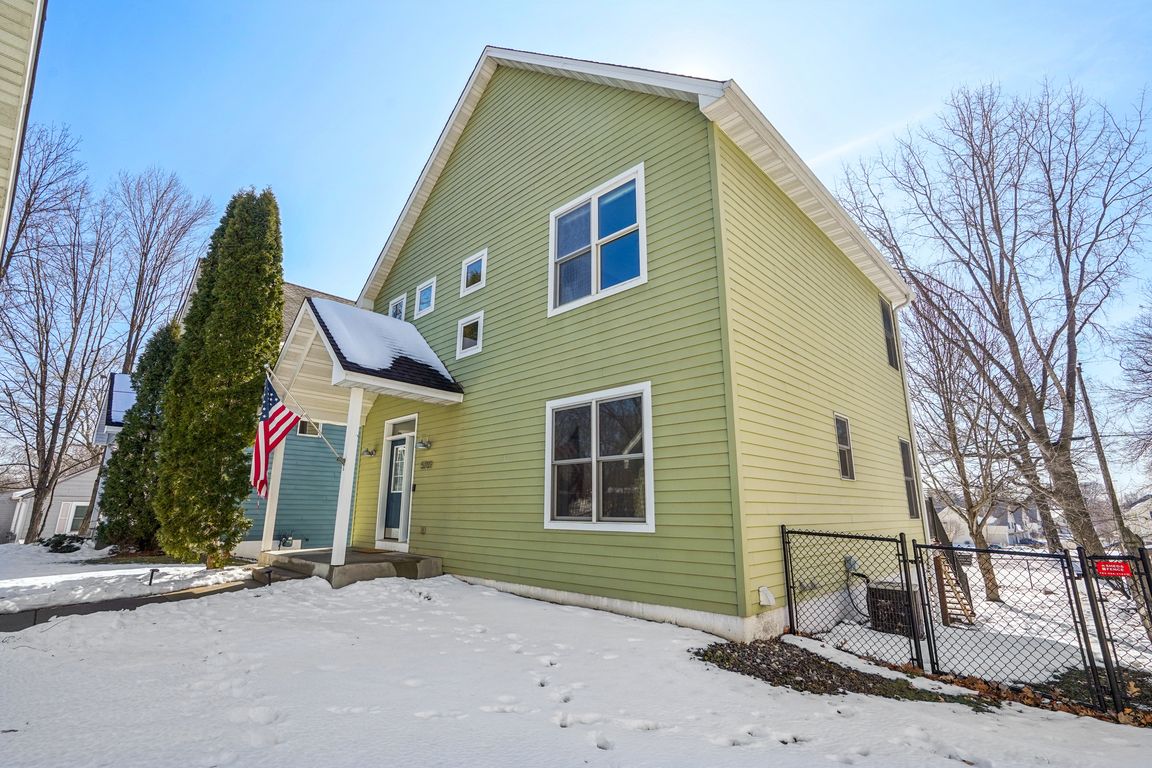 Sunset Rd-S2003-001.jpg