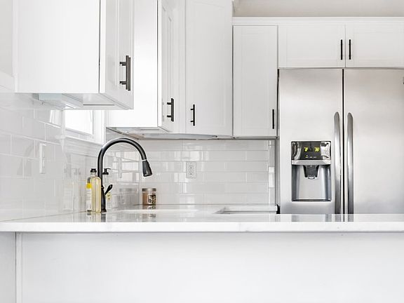 2nd image of 112 Blackstone Pl