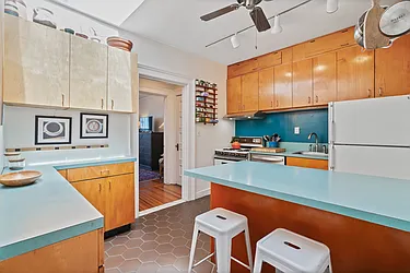 Sold by Avenue Sotheby's International Realty