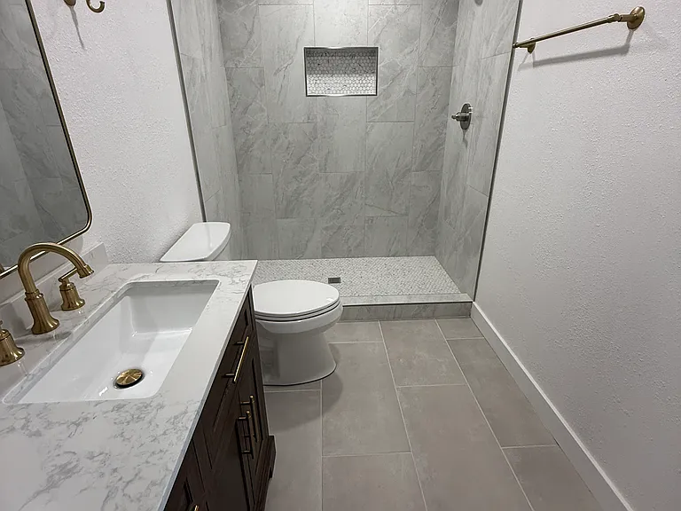 Ensuite 1 Bathroom