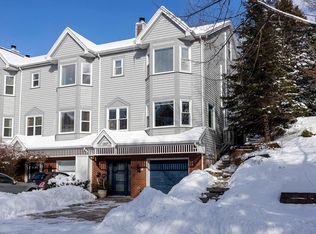 217 Spinnaker Dr, Halifax, NS B3N3C3