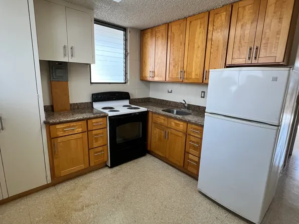 94-314 Pupuole St APT F, Waipahu, HI 96797