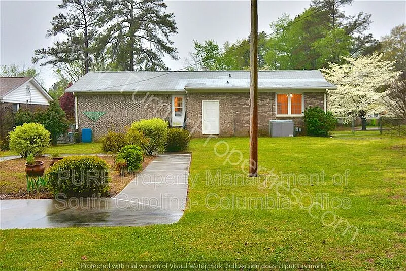 3 bed, 1.5 bath, 1378 sqft, $1,625 — Photo 3