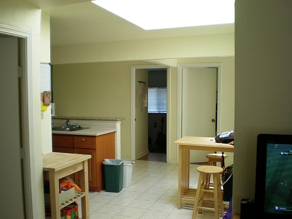 3rd image of 710 S 11th St