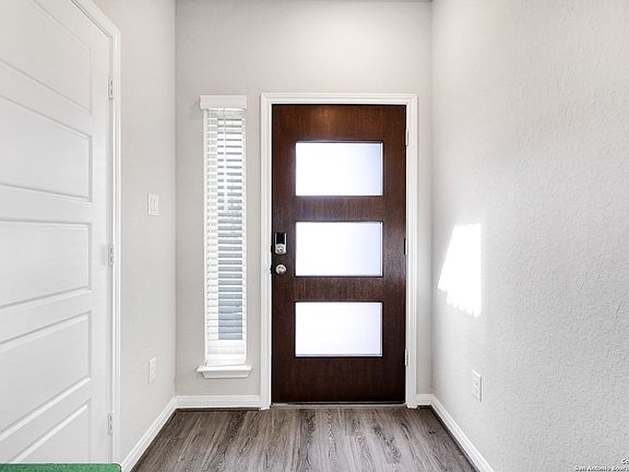 2nd image of 2634 White Willow