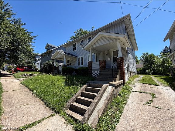 2nd image of 2001 16th St SW