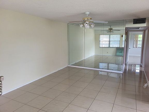 2nd image of 116 Mansfield Dr #C