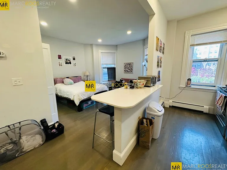 380 Commonwealth Ave — Photo 3