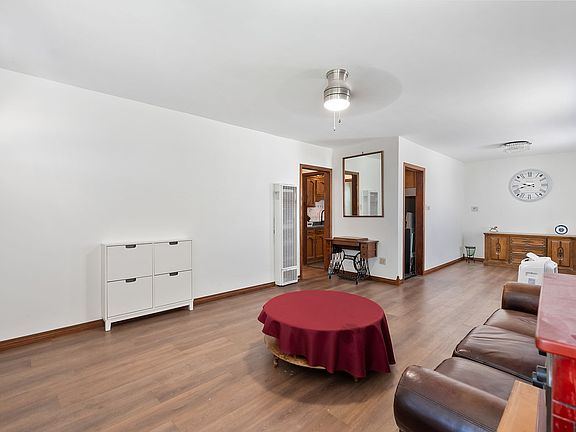 4th image of 1406 W Evans St