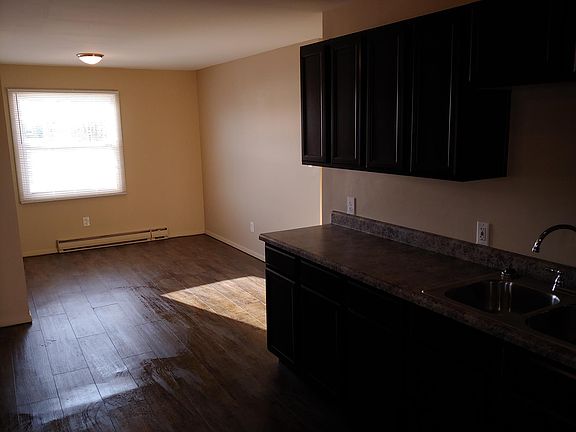 5th image of 315 S Oak St APT 6