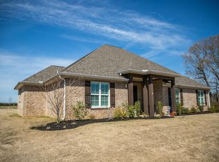 117 Freestone Rdg, Columbus, MS 39701