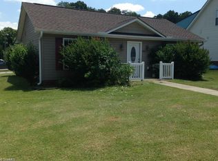 409 S 5th Ave, Mayodan, NC 27027