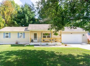 2203 Meadowview Dr, Jamestown, TN 38556