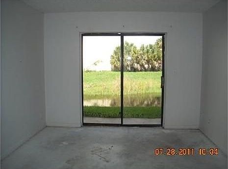 3rd image of 4007 Lakeside Dr