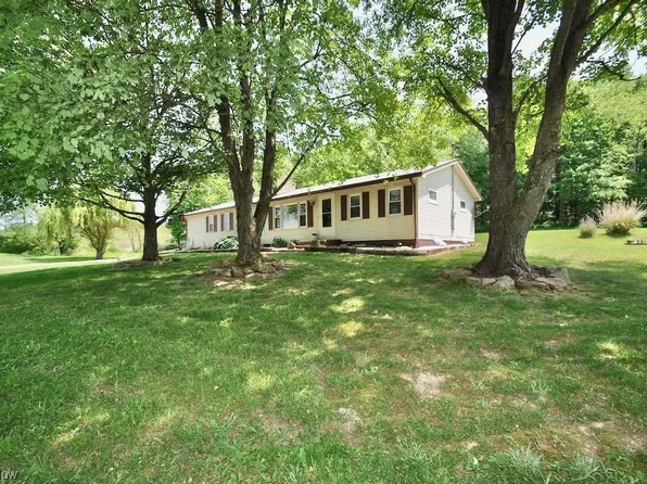 2020 Mace Rd NE, Carrollton, OH 44615