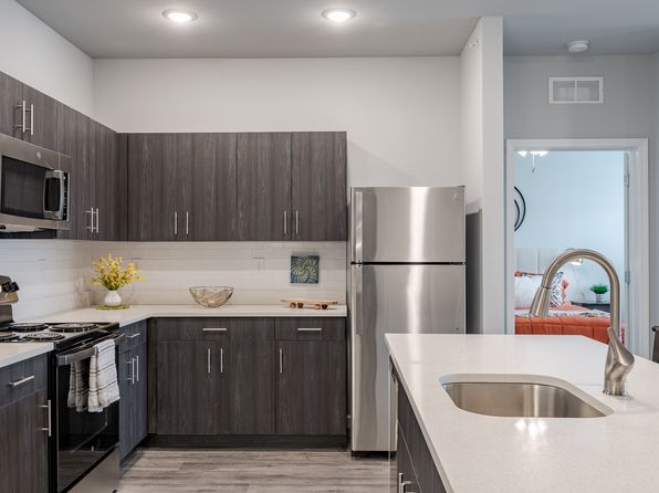 818 Hausfeldt Ln #5157657