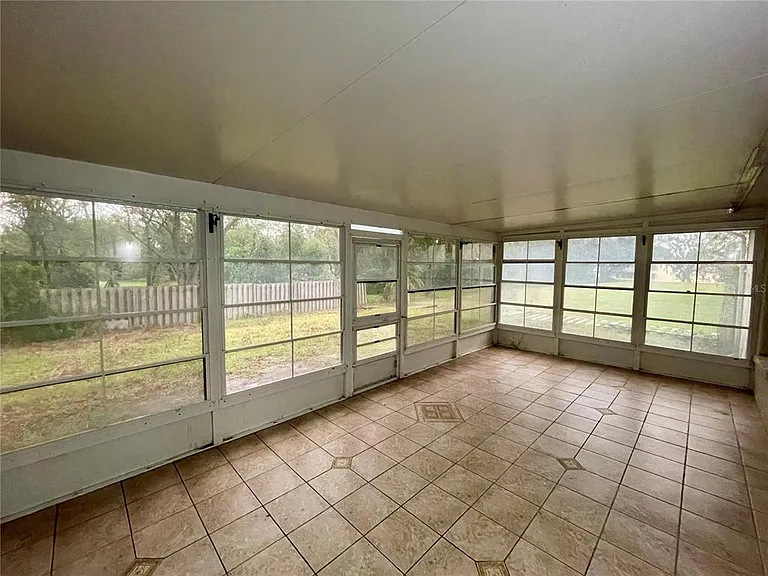 12119 Warwick Cir — Photo 22