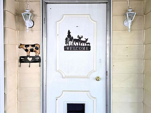 4th image of 30 Candy Ln