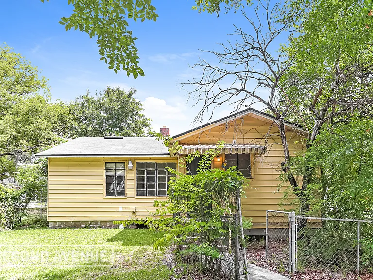 3302 College St — Photo 17