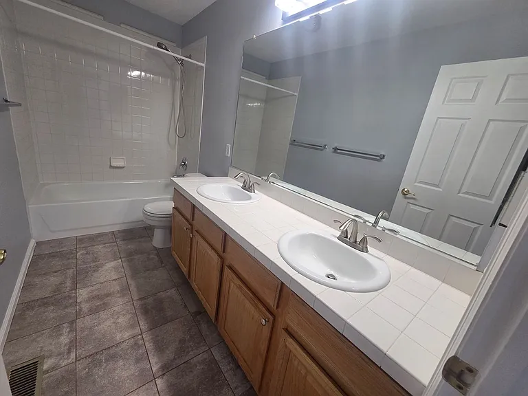 10232 Jill Ave — Photo 24