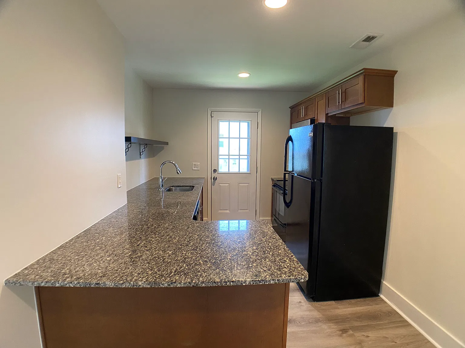 332 Cleveland St — Photo 2