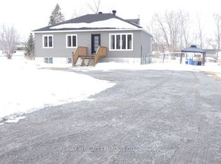 69 Saint Polycarp St, North Stormont, ON K0C1W0