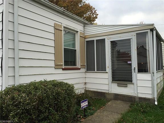 2nd image of 817 Marmion Ave