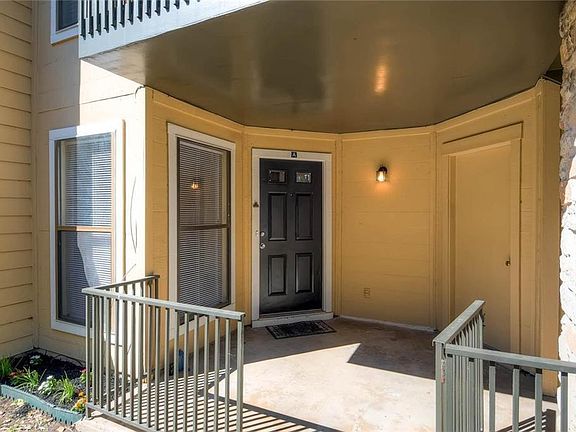 3rd image of 10616 Mellow Mdws APT 4A