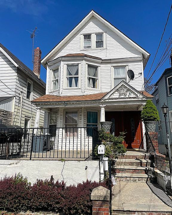 1st image of 19 Simonson Ave