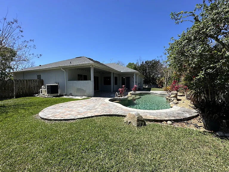 130 Oyster Pl — Photo 22