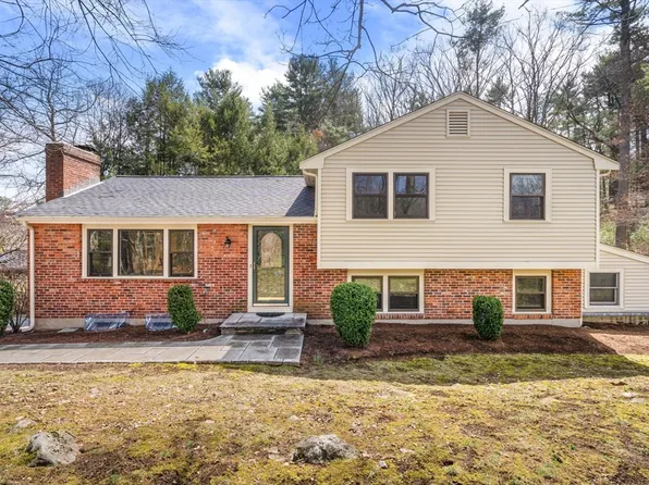 23 Hillcrest Rd, Medfield, MA 02052