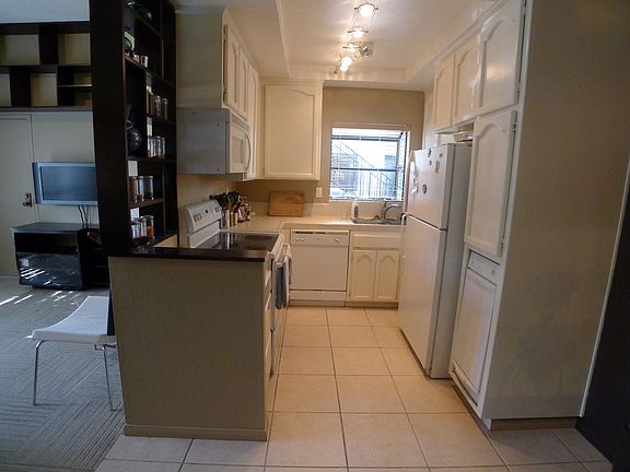 3rd image of 4429 Marlborough Ave Unit 1