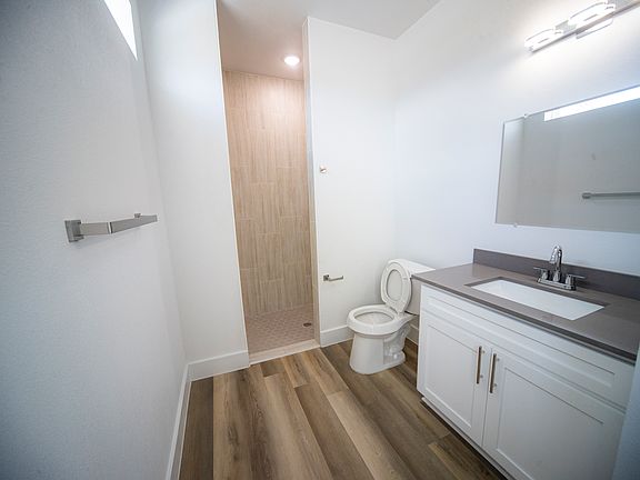 5th image of 2505 Benbrook Blvd #504